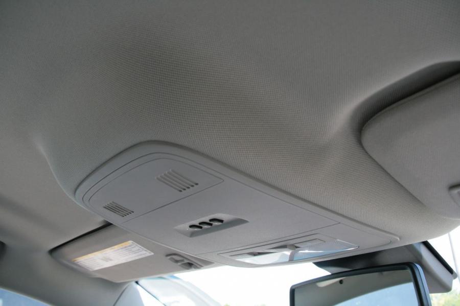 Детали интерьера Buick LaCrosse 2010 года  (NA) (фото 36 из 121)
